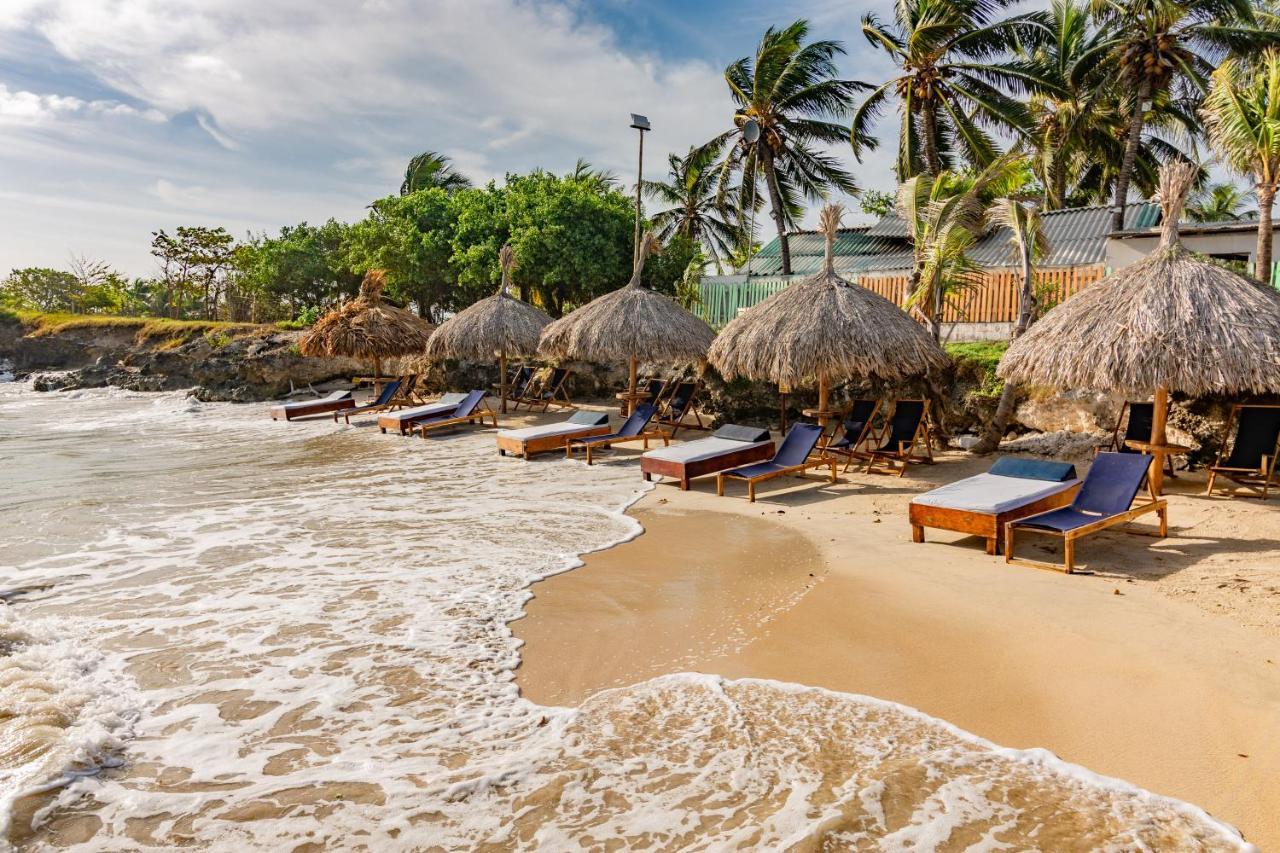 Palmarito Beach Hotel Tierra Bomba Exterior photo